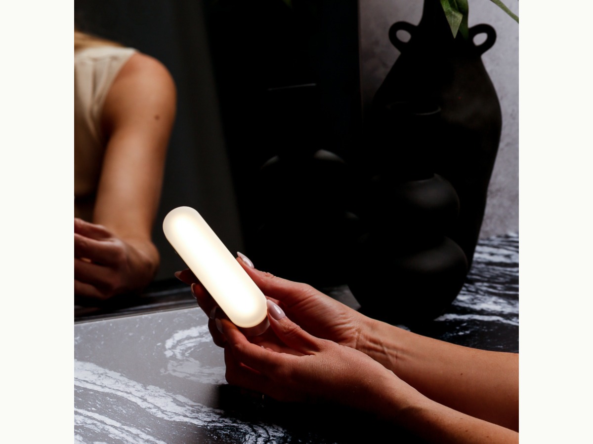 Full Lume The Essential便携化妆灯